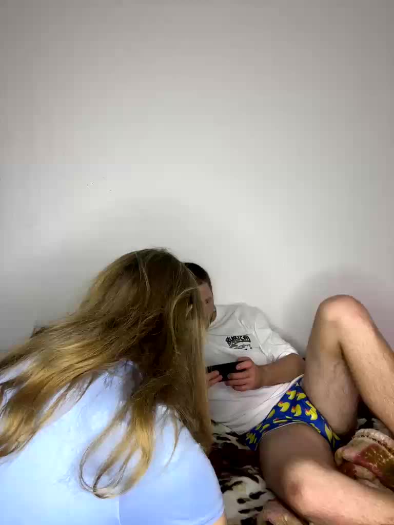 VixyVee Cam Model Chat November 14, 2025