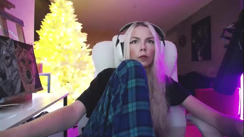 tinykylie Cam Model Chat November 14, 2025