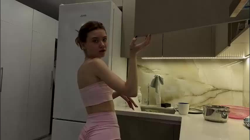 diora_babe Cam Model Chat November 14, 2025