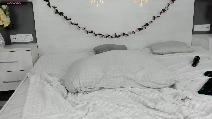 magnificent_angel Cam Model Chat November 15, 2025