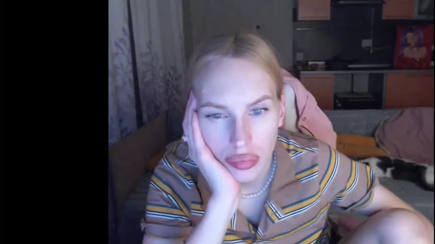 elsa_shine Cam Model Chat November 15, 2025