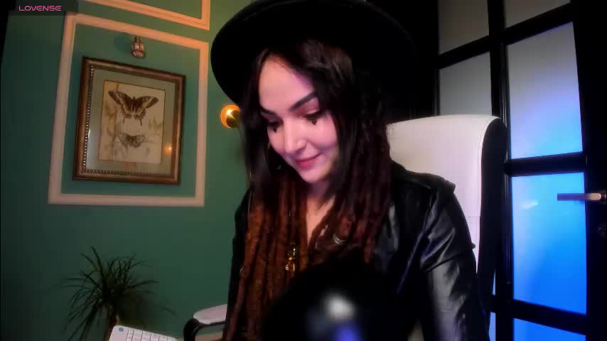 1munique Cam Model Chat November 15, 2025