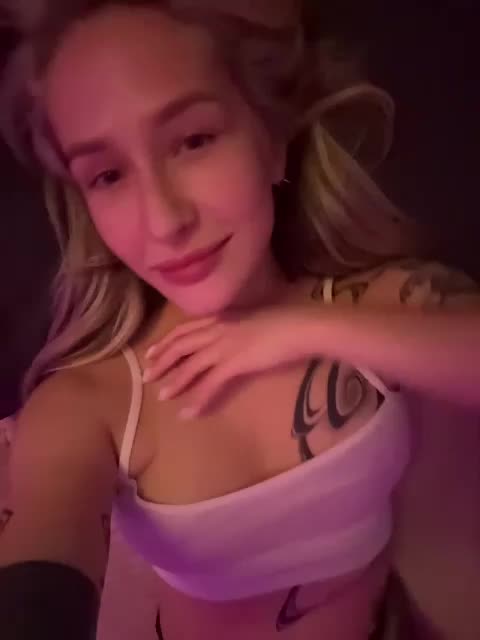 QueenKing Cam Model Chat November 16, 2025