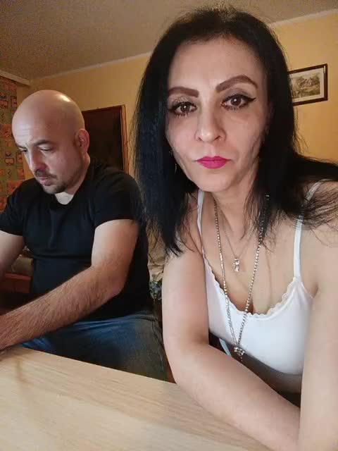 WikiBitch Cam Model Chat November 16, 2025