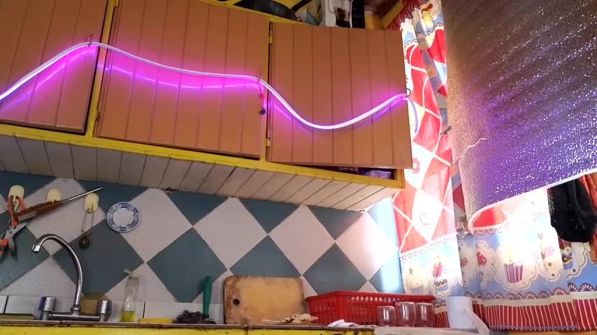 Jony_Marta Cam Model Chat November 16, 2025