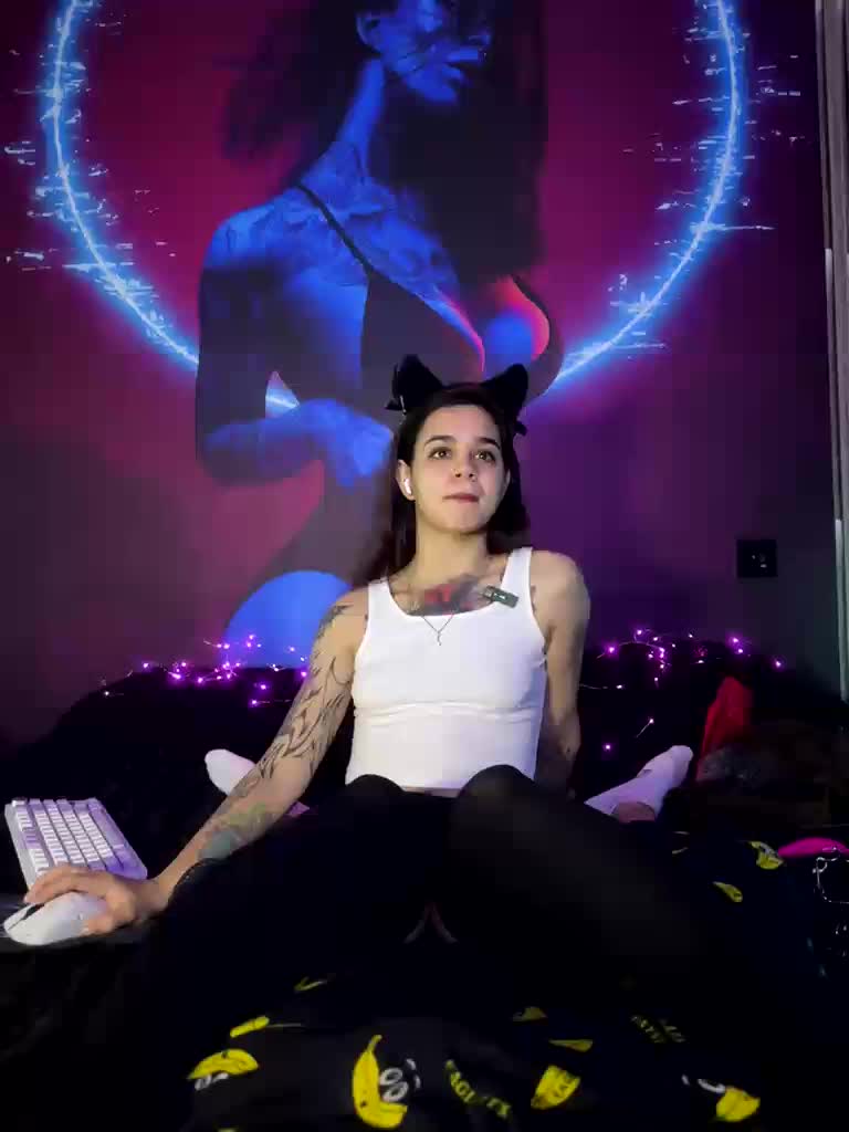 LollyMille Cam Model Chat November 16, 2025