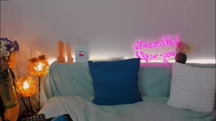 lucia_lucky Cam Model Chat November 16, 2025