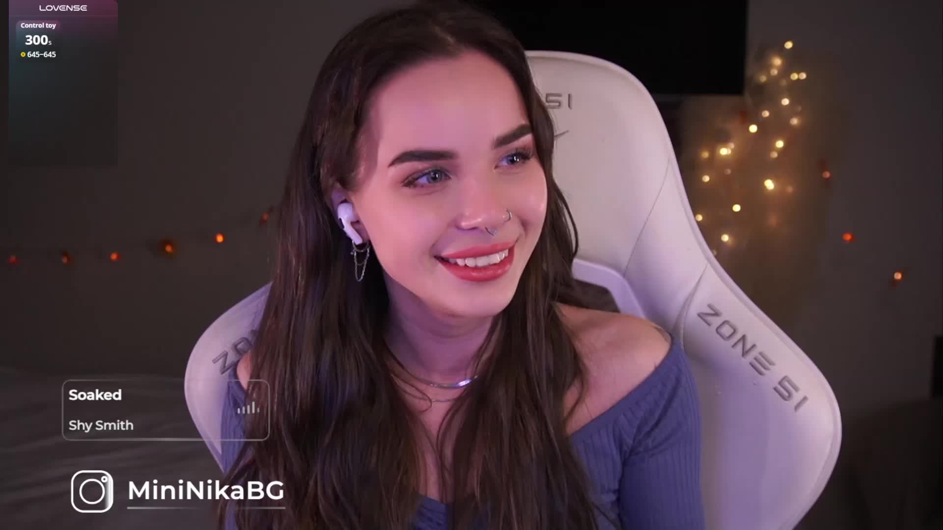 MiniNika Cam Model Chat November 16, 2025