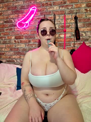 Caramel_pussy Cam Model Chat November 17, 2025