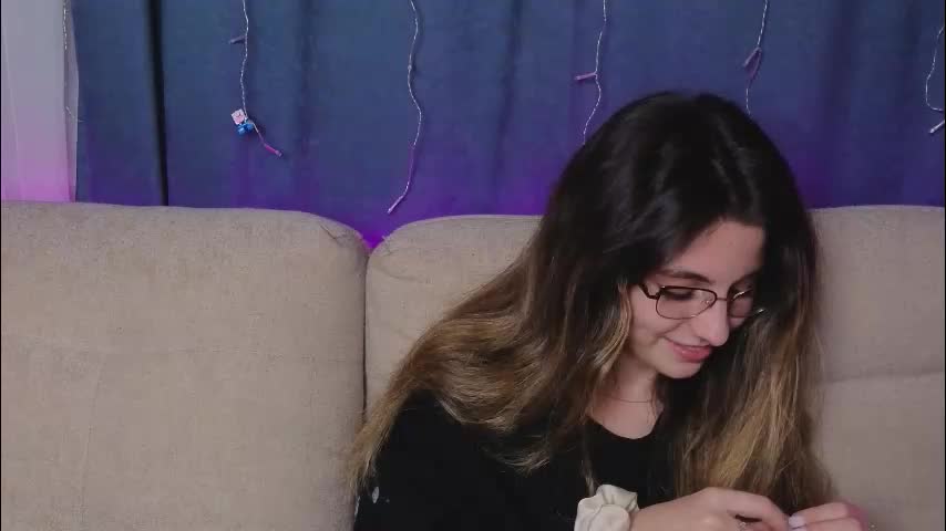 lelahcaminero Cam Model Chat November 17, 2025