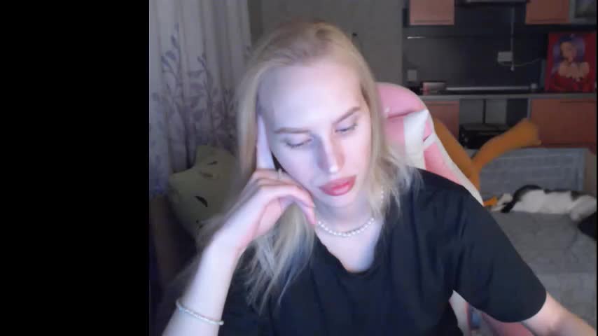 elsa_shine Cam Model Chat November 17, 2025