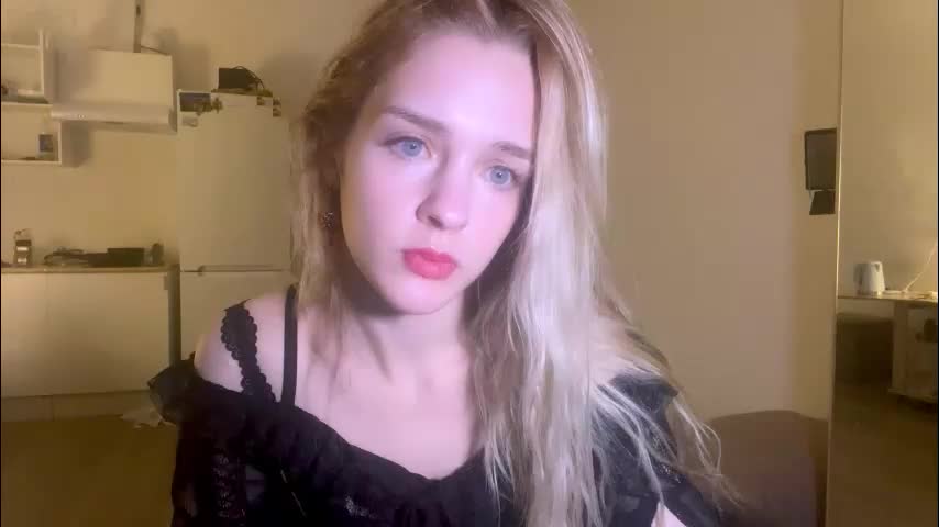 sailormoon666_ Cam Model Chat November 17, 2025