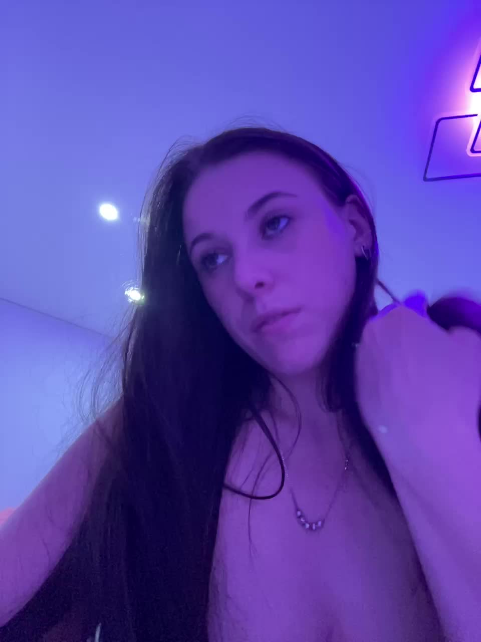 Potifays Cam Model Chat November 17, 2025