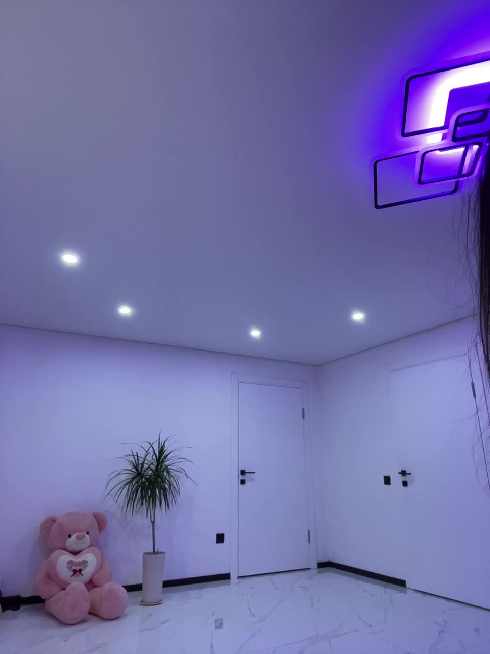 Potifays Cam Model Chat November 17, 2025