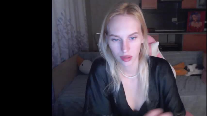 elsa_shine Cam Model Chat November 17, 2025