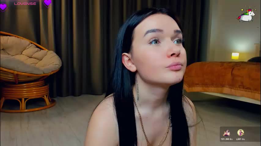 louriezita Cam Model Chat November 17, 2025