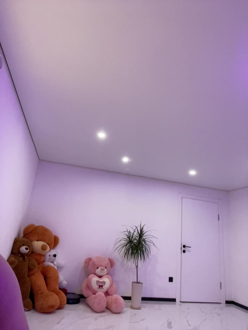 Potifays Cam Model Chat November 17, 2025