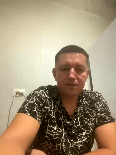 Xyligana Cam Model Chat November 17, 2025