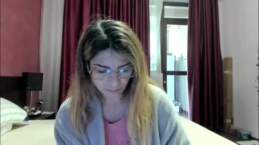 mlittlegirl88 Cam Model Chat November 17, 2025