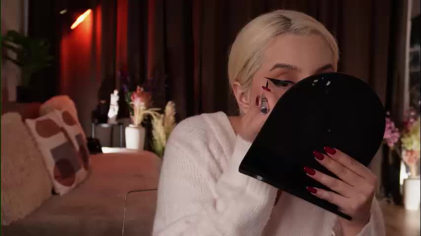 victoriamorrone Cam Model Chat November 17, 2025