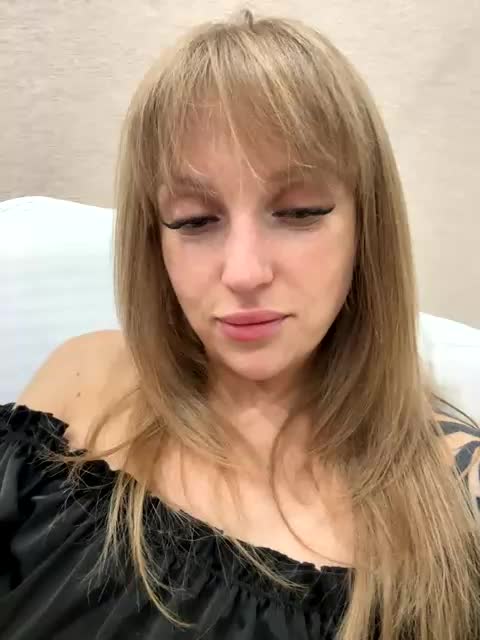 Mariana123z Cam Model Chat November 17, 2025