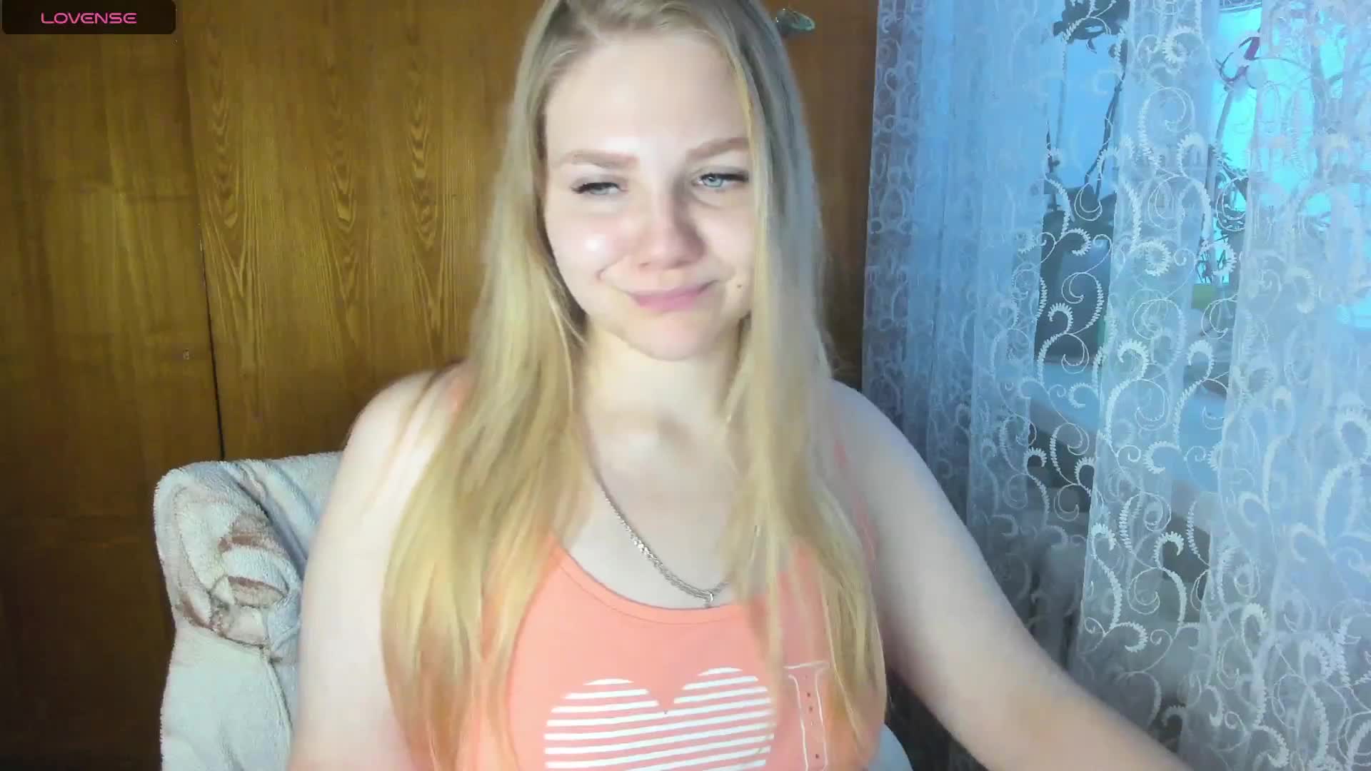 Emma-Frizea Cam Model Chat November 17, 2025