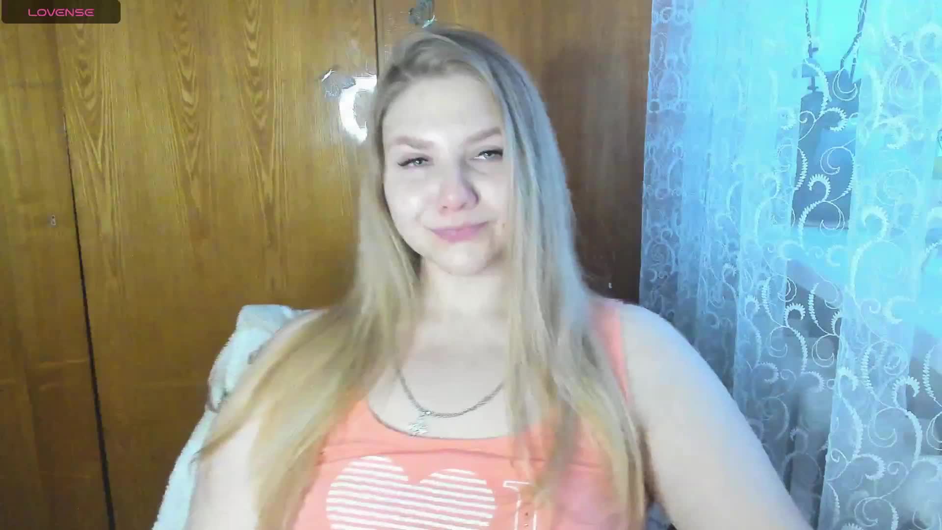 Emma-Frizea Cam Model Chat November 17, 2025