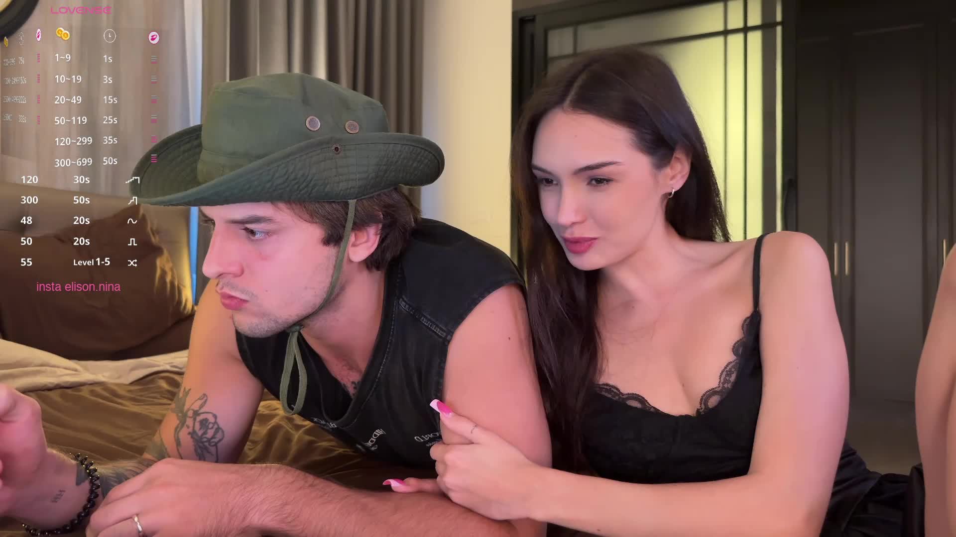 elisonni Cam Model Chat November 17, 2025