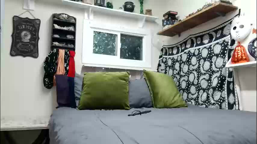 petite_emeri Cam Model Chat November 17, 2025