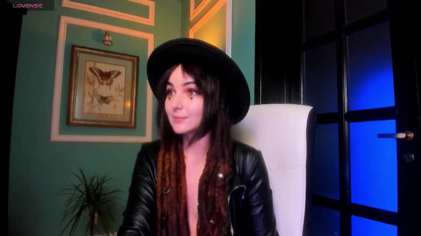 1munique Cam Model Chat November 18, 2025