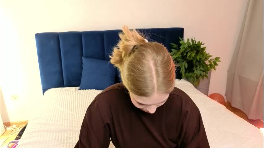 nanami_v02 Cam Model Chat November 18, 2025