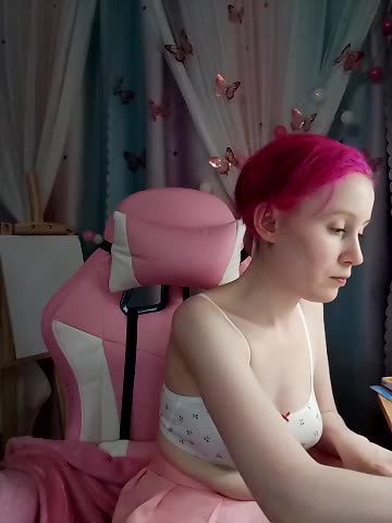 Fuzzy_Unicorn Cam Model Chat November 18, 2025