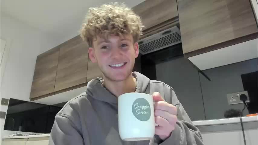 dominantalex182 Cam Model Chat November 18, 2025