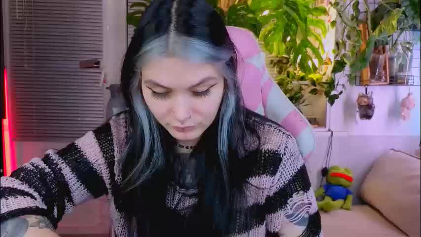 jelyaa Cam Model Chat November 18, 2025