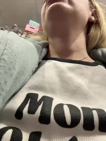 HarrietDart Cam Model Chat November 18, 2025