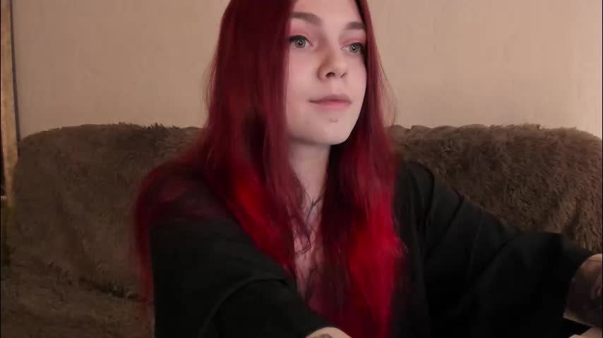 _caroline_coy Cam Model Chat November 18, 2025