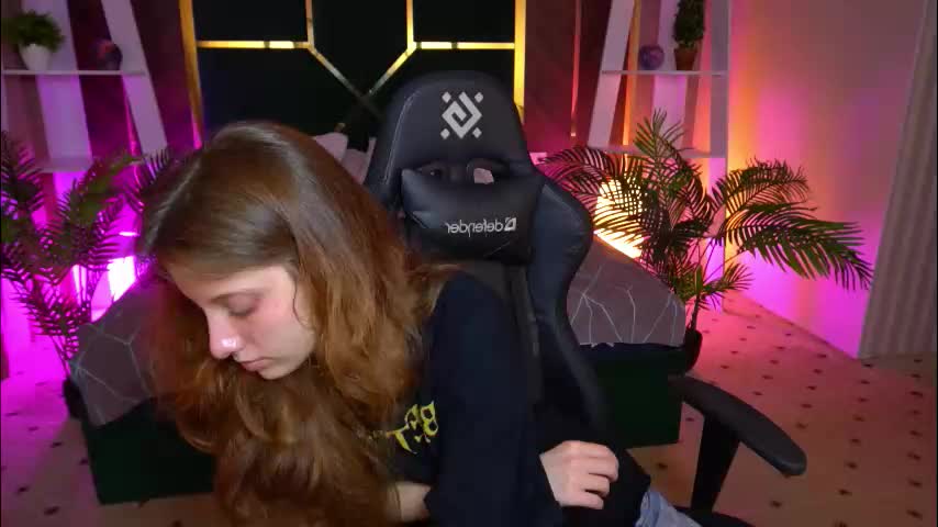 cuteefoxy Cam Model Chat November 19, 2025