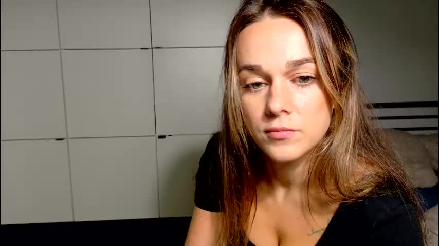 mmminnie Cam Model Chat November 19, 2025