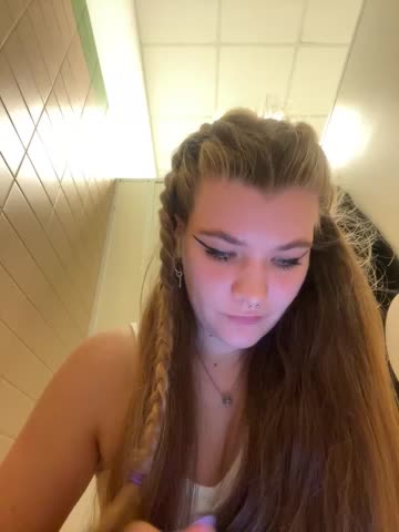 Holy_Tereza Cam Model Chat November 19, 2025