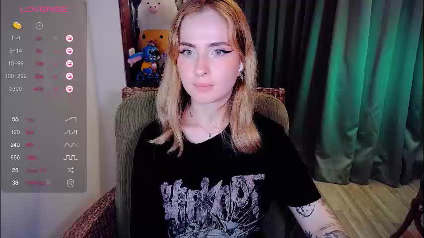 shyfoxxxy Cam Model Chat November 19, 2025