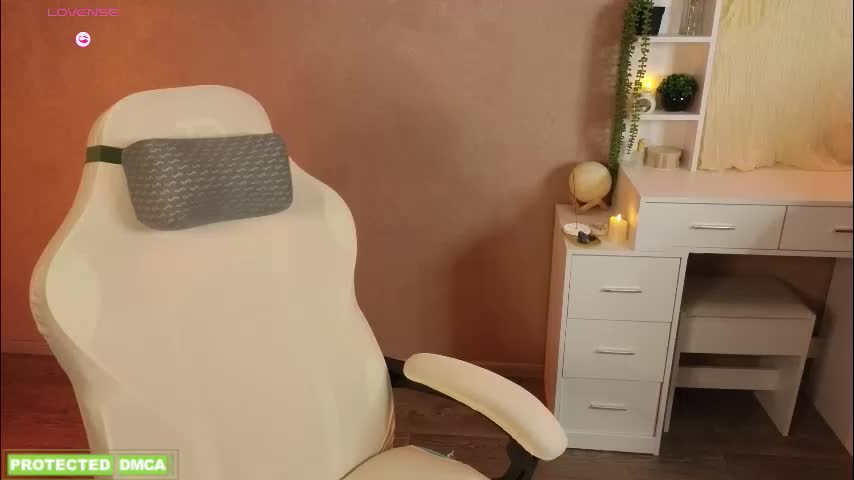 sunflower0907 Cam Model Chat November 19, 2025