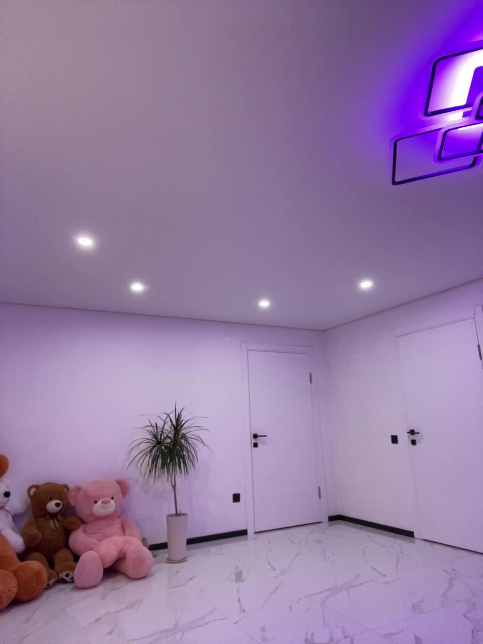 Potifays Cam Model Chat November 19, 2025