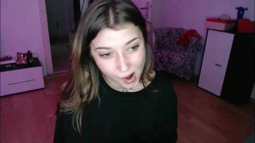 aliens4twenty Cam Model Chat November 19, 2025