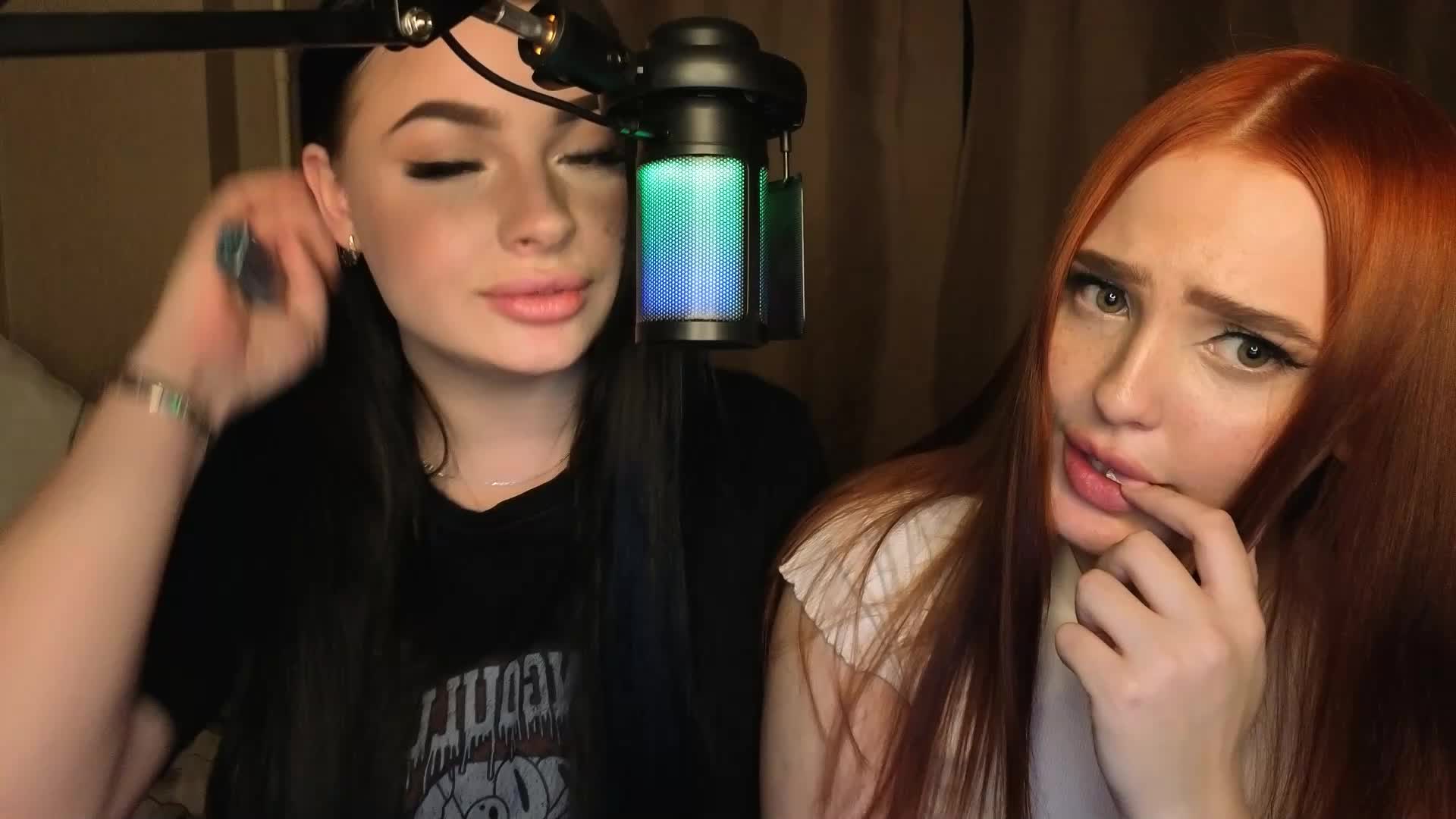 LisaAndDenis Cam Model Chat November 19, 2025