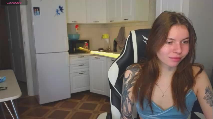 let_me_seee Cam Model Chat November 19, 2025