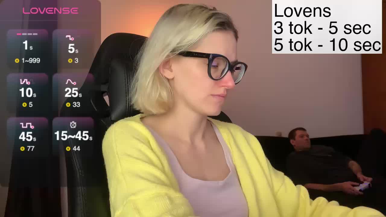 Sexy-Sweets Cam Model Chat November 19, 2025