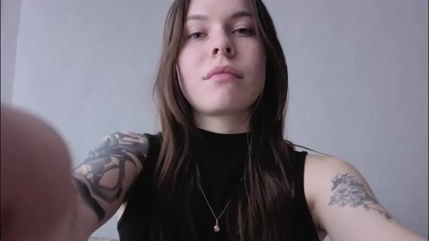 let_me_seee Cam Model Chat November 19, 2025