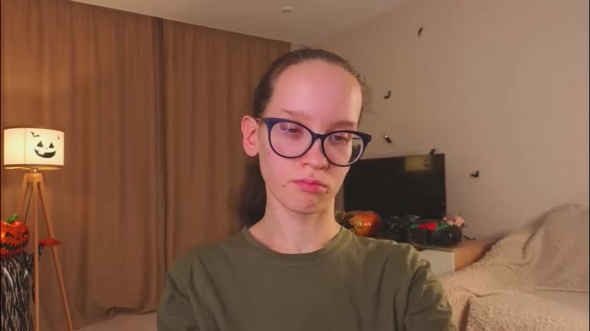 lynettebails Cam Model Chat November 19, 2025