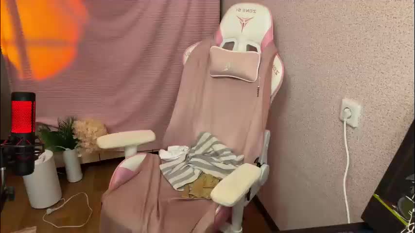 katrin_kristal Cam Model Chat November 19, 2025