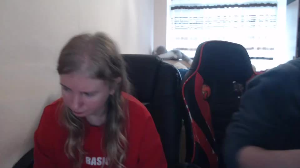 jenisandpeter Cam Model Chat November 19, 2025